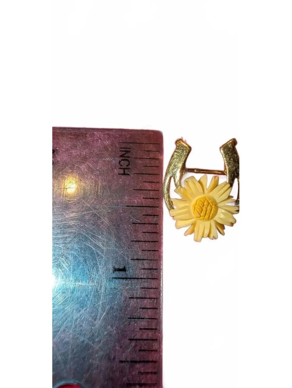 Vintage Daisy Flower and Horseshoe Brooch Pin
